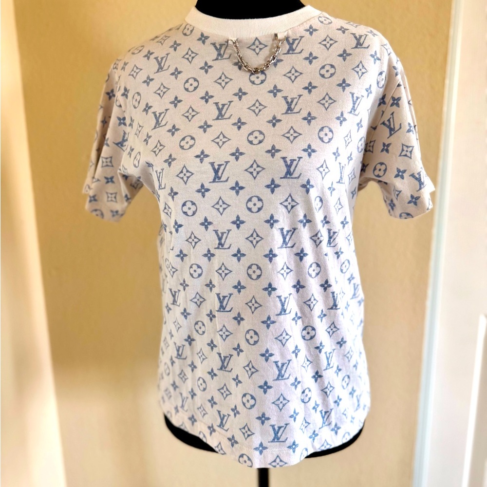 SOLD. Louis Vuitton Escale Summer Monogram Printed T-Shirt